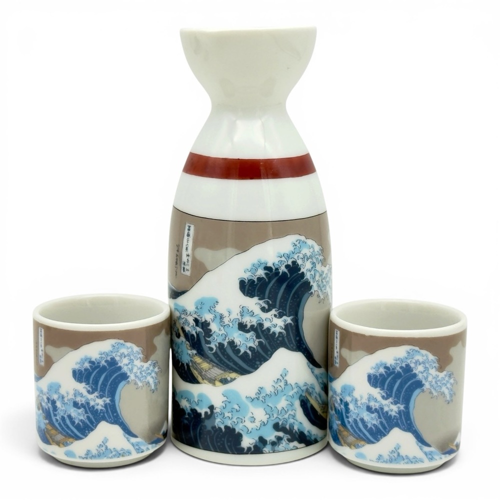 Japanese Mino-yaki Porcelain Sake Set Hokusai Great Wave Decanter & 2 Cups NATC